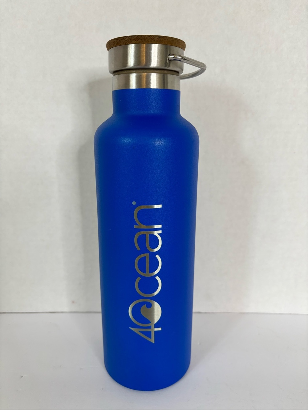 40cean Blue Insulated Stainless Steel Water Bottle with Bamboo-Top Lid